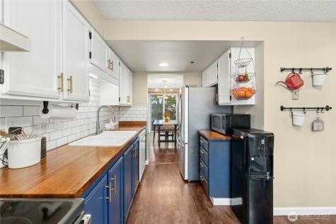 27030 47th Avenue S Kent WA 98032