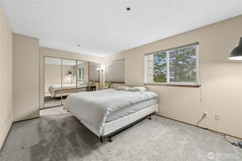 27030 47th Avenue S Kent WA 98032