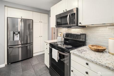 654 W Olympic Place Seattle WA 98119