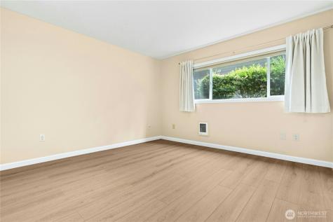13611 NE 8th Street Bellevue WA 98005