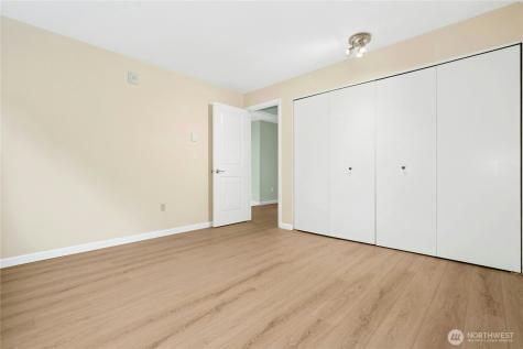 13611 NE 8th Street Bellevue WA 98005