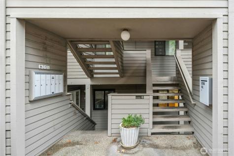 13611 NE 8th Street Bellevue WA 98005