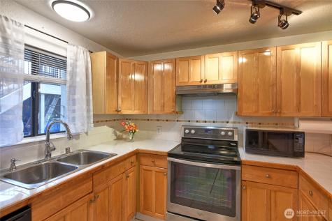 20131 61st Place W Lynnwood WA 98036
