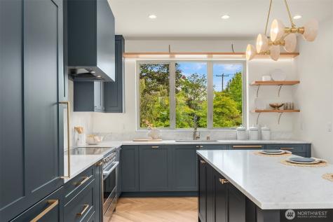 6913 30th Avenue NW Seattle WA 98117