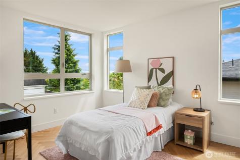 6913 30th Avenue NW Seattle WA 98117