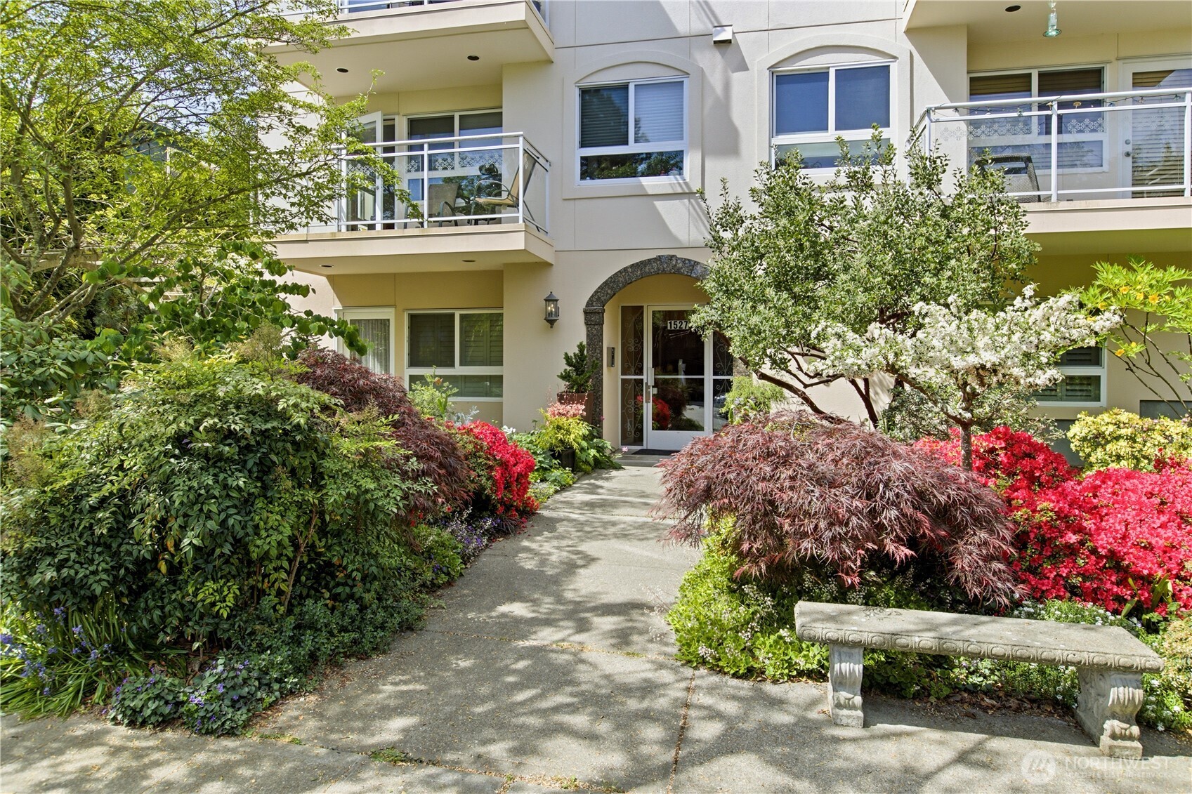 1527 California Avenue SW Seattle WA 98116