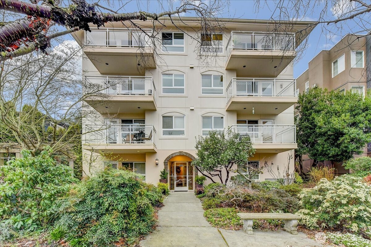 1527 California Avenue SW Seattle WA 98116