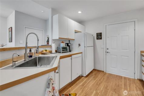23311 59th Place S Kent WA 98032