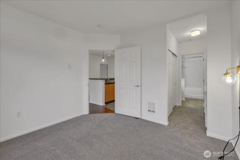 18 Dravus Street Seattle WA 98109