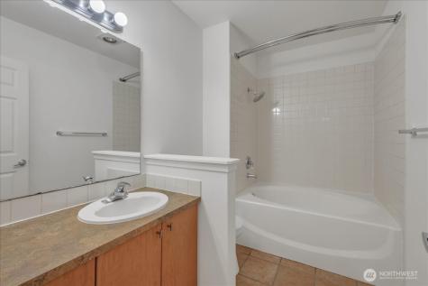 18 Dravus Street Seattle WA 98109