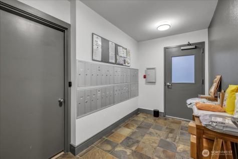18 Dravus Street Seattle WA 98109