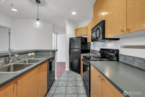 18 Dravus Street Seattle WA 98109
