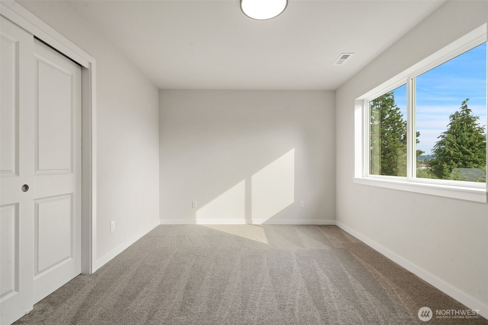 669 W Hendrickson Sequim WA 98382