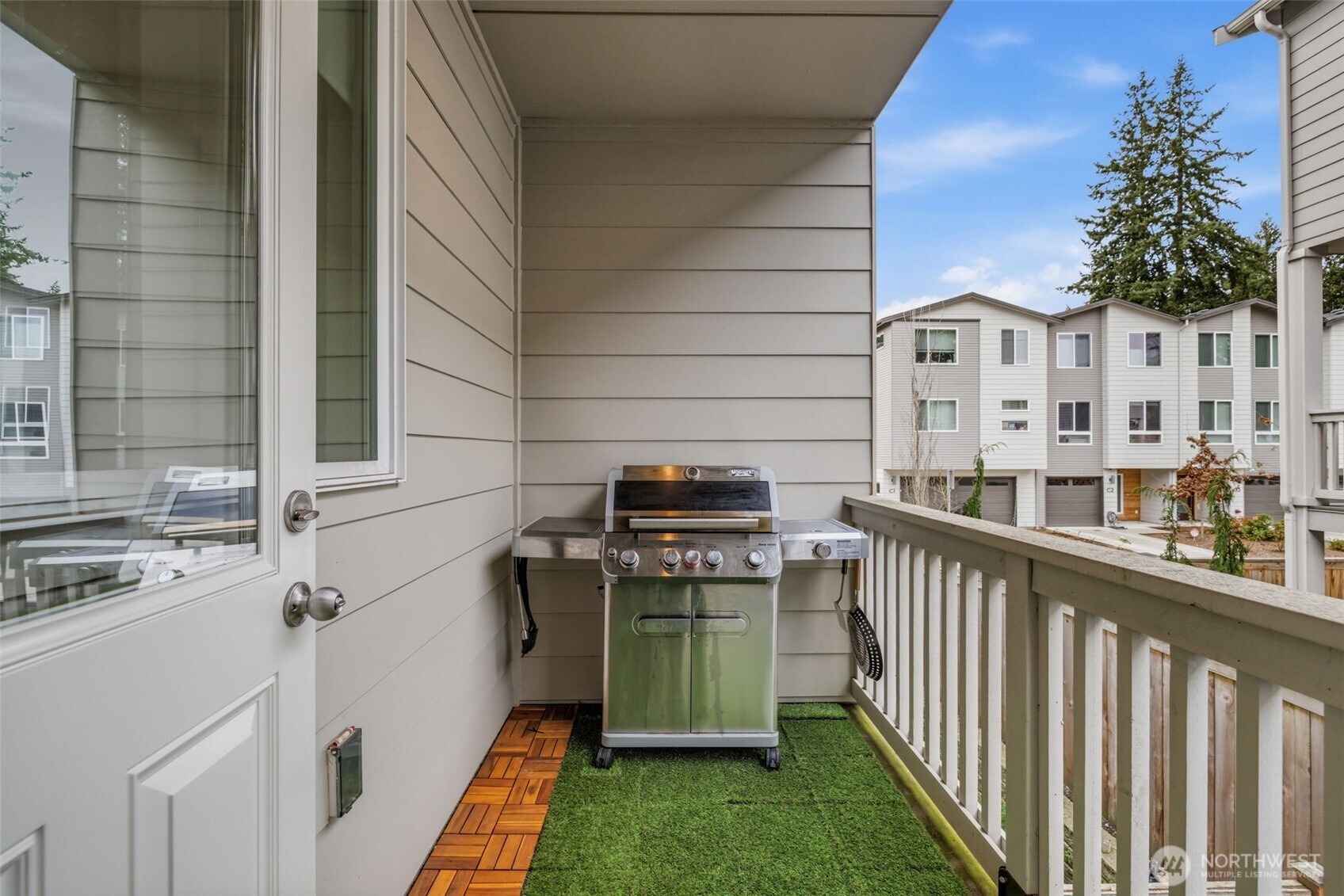 13706 Manor Way Lynnwood WA 98087