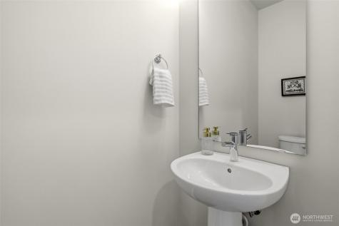 13706 Manor Way Lynnwood WA 98087