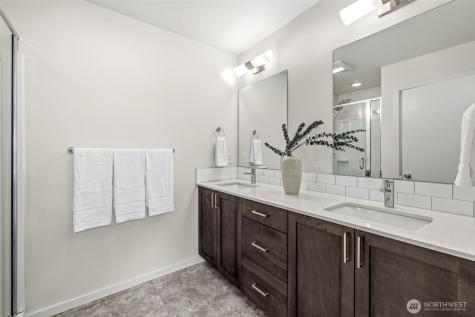 13706 Manor Way Lynnwood WA 98087