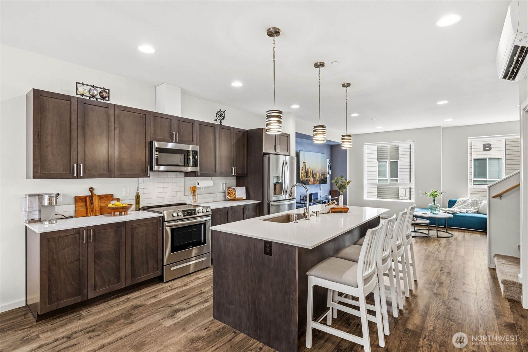13706 Manor Way Lynnwood WA 98087