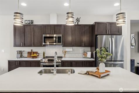 13706 Manor Way Lynnwood WA 98087
