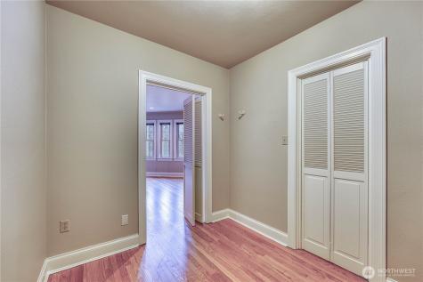 5810 Cowen Place NE Seattle WA 98105