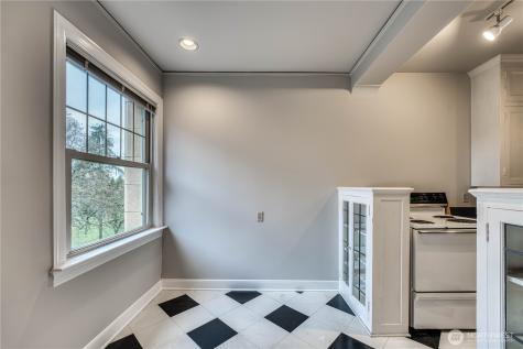 5810 Cowen Place NE Seattle WA 98105