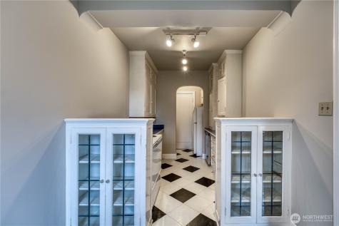 5810 Cowen Place NE Seattle WA 98105