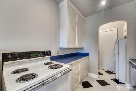 5810 Cowen Place NE Seattle WA 98105