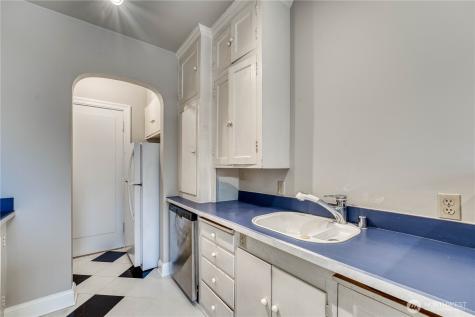 5810 Cowen Place NE Seattle WA 98105
