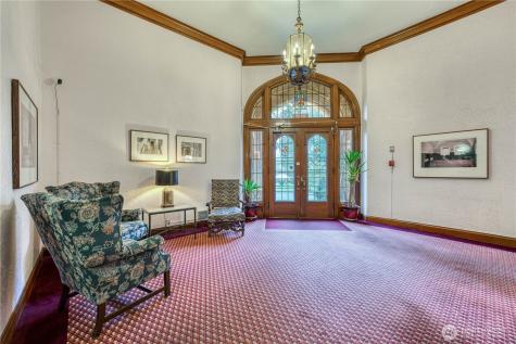 5810 Cowen Place NE Seattle WA 98105