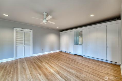 5810 Cowen Place NE Seattle WA 98105