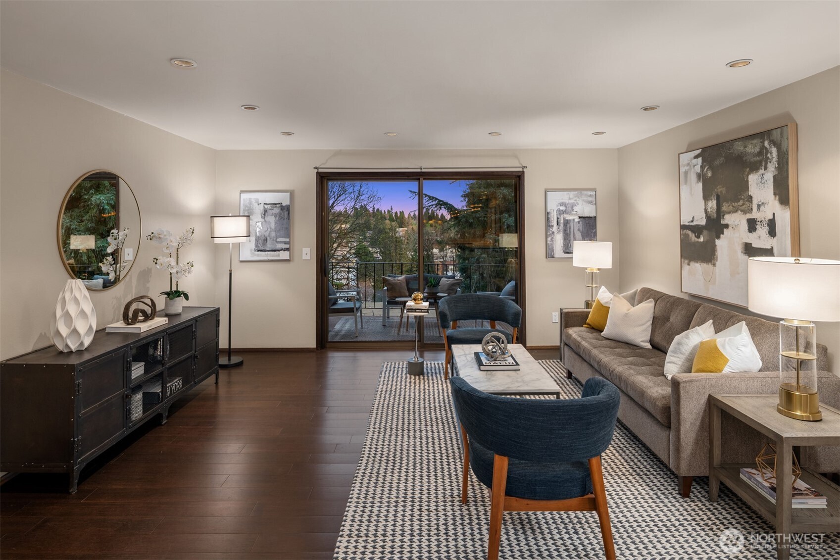 5220 21st Avenue NE Seattle WA 98105