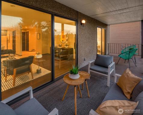 5220 21st Avenue NE Seattle WA 98105