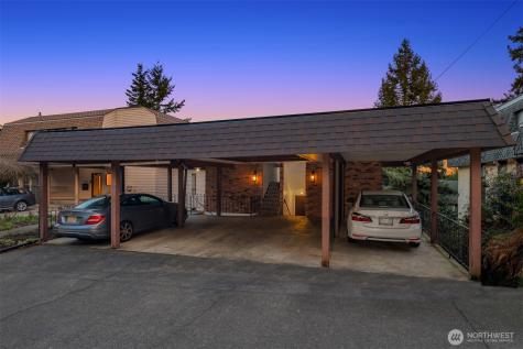 5220 21st Avenue NE Seattle WA 98105