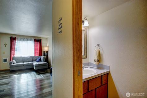 811 S Laventure Road Mount Vernon WA 98274