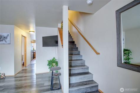 811 S Laventure Road Mount Vernon WA 98274