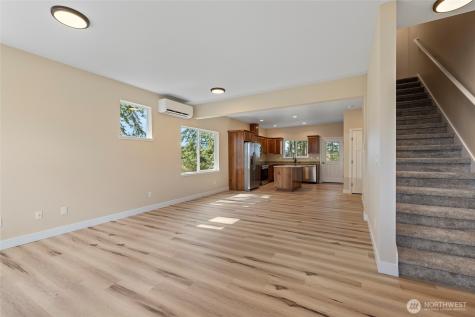 945 NW Heller Street Oak Harbor WA 98277