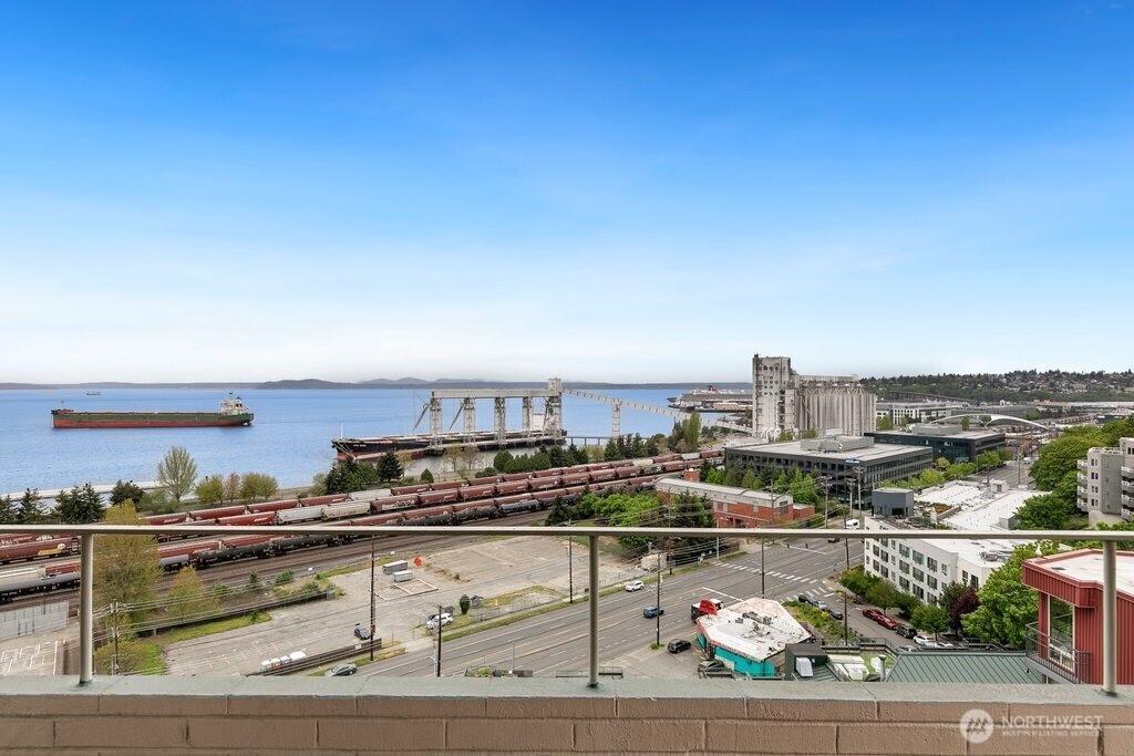 521 5th Avenue W Seattle WA 98119