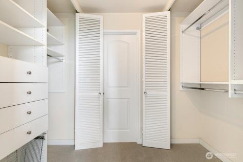 521 5th Avenue W Seattle WA 98119