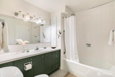 521 5th Avenue W Seattle WA 98119
