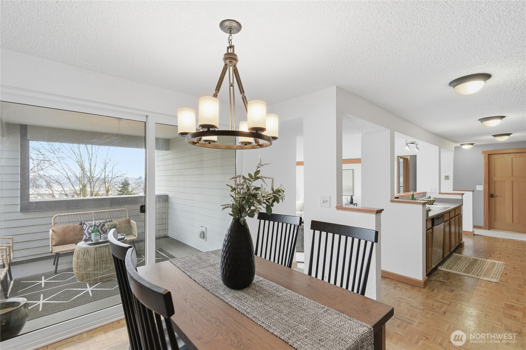2500 W Manor Place Seattle WA 98199