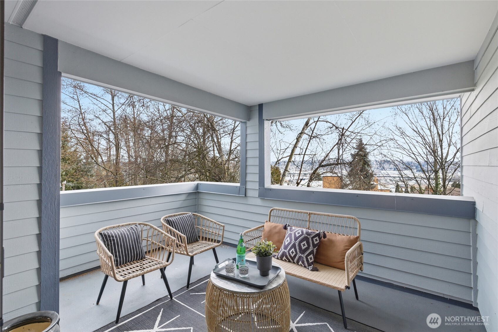2500 W Manor Place Seattle WA 98199