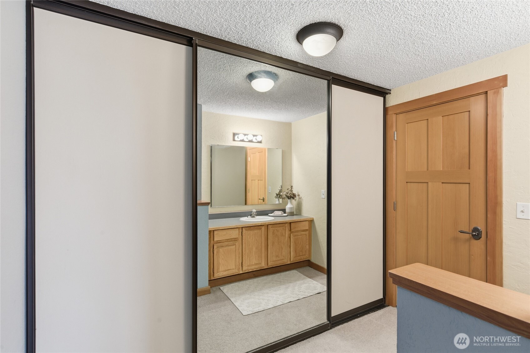 2500 W Manor Place Seattle WA 98199