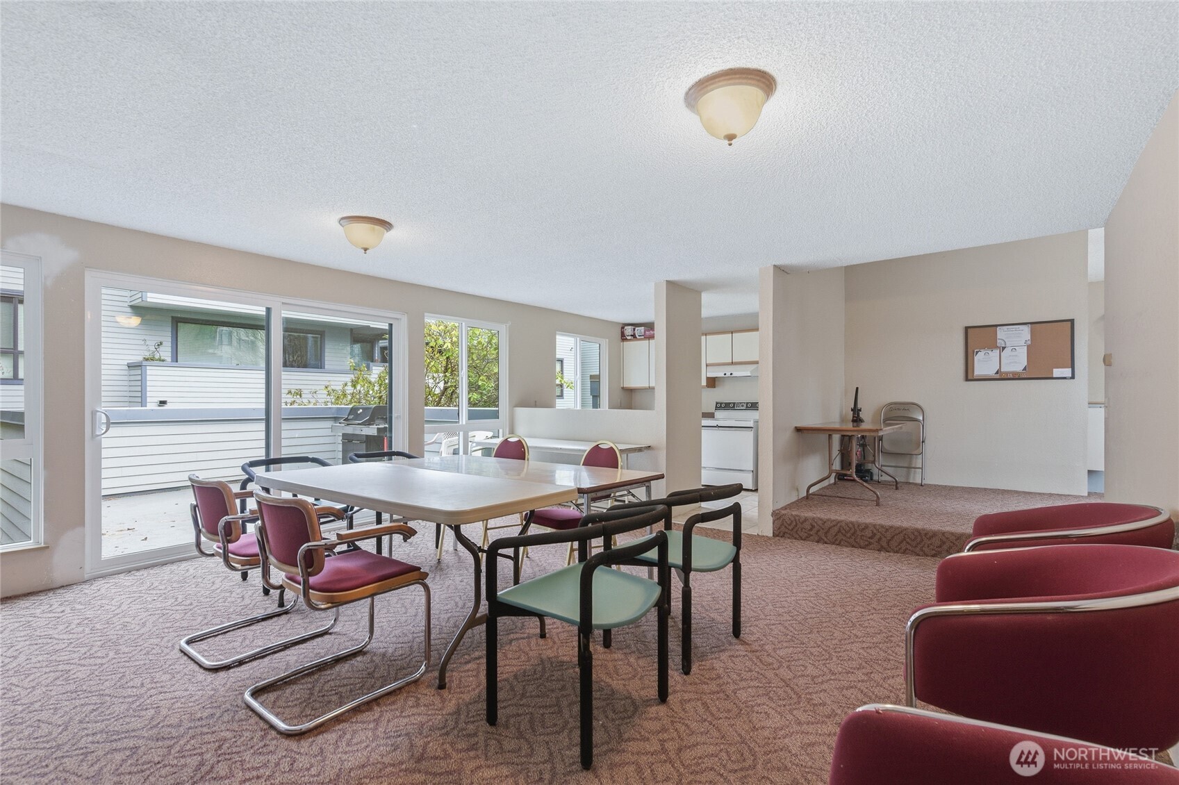 2500 W Manor Place Seattle WA 98199
