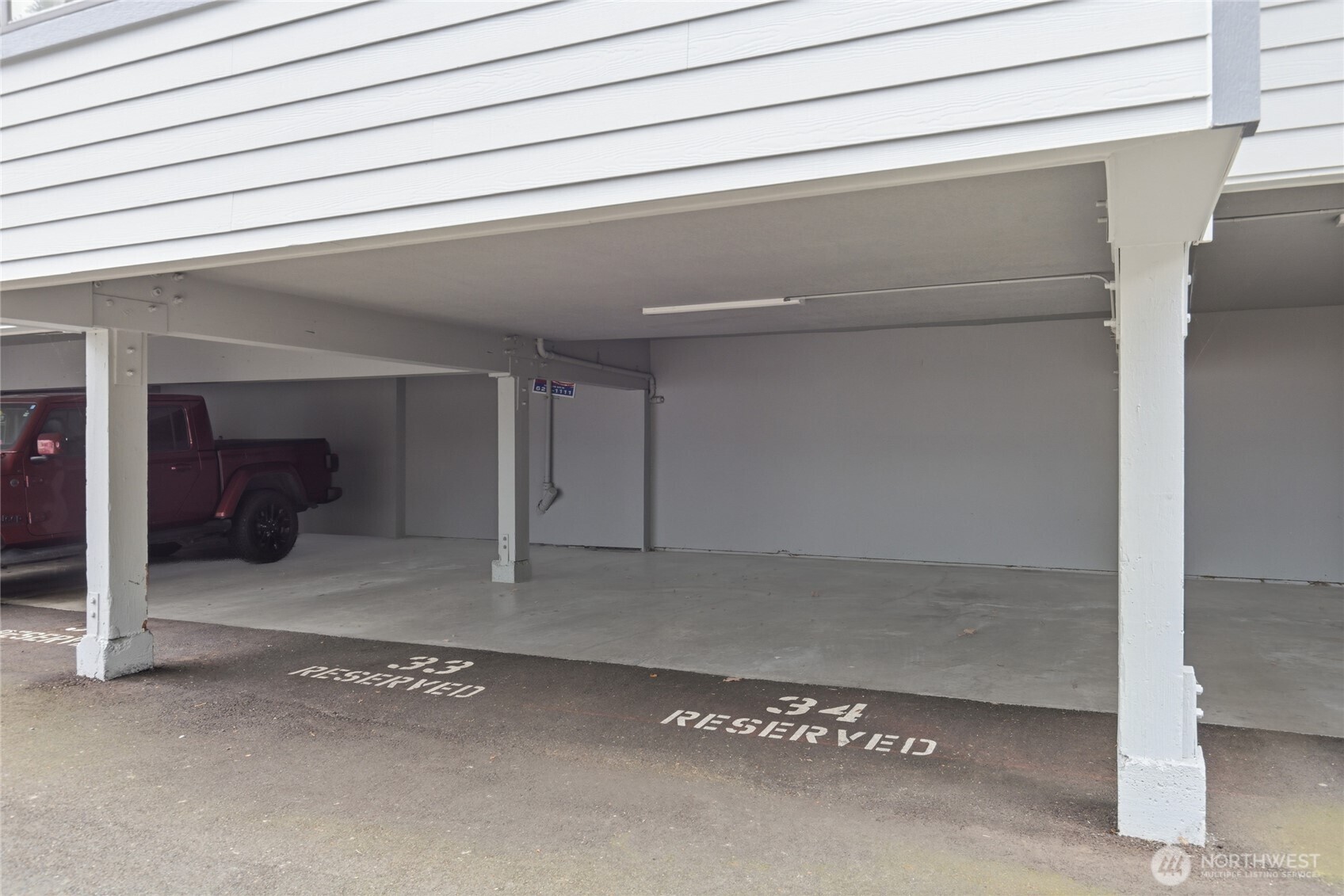 2500 W Manor Place Seattle WA 98199