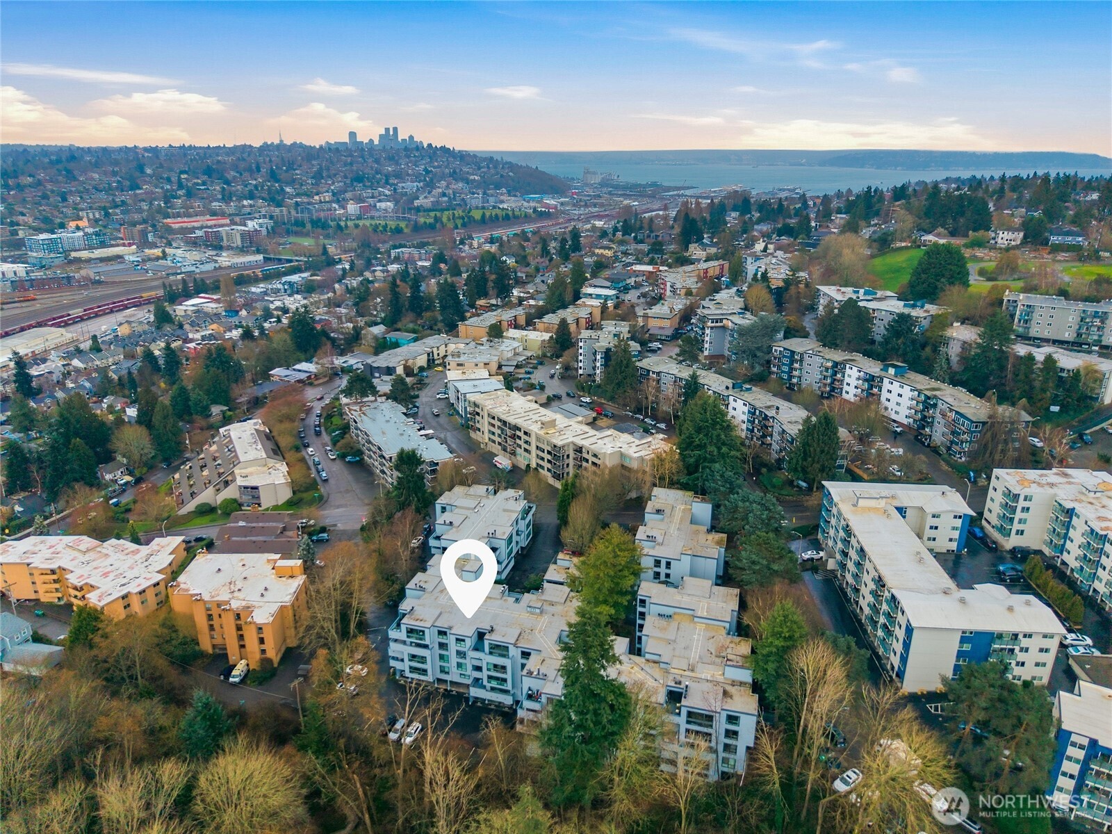 2500 W Manor Place Seattle WA 98199