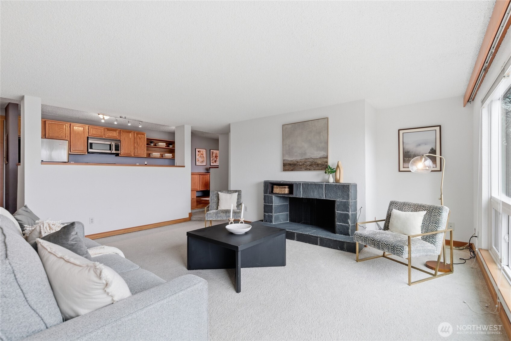 2500 W Manor Place Seattle WA 98199