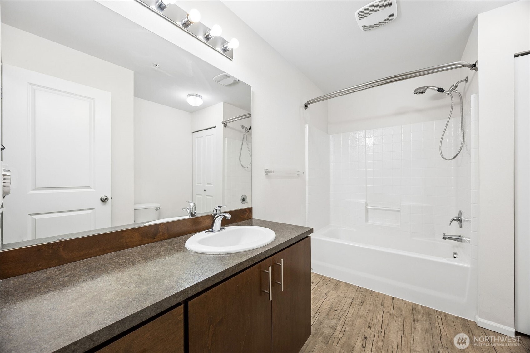 21048 40th Place S Seatac WA 98198