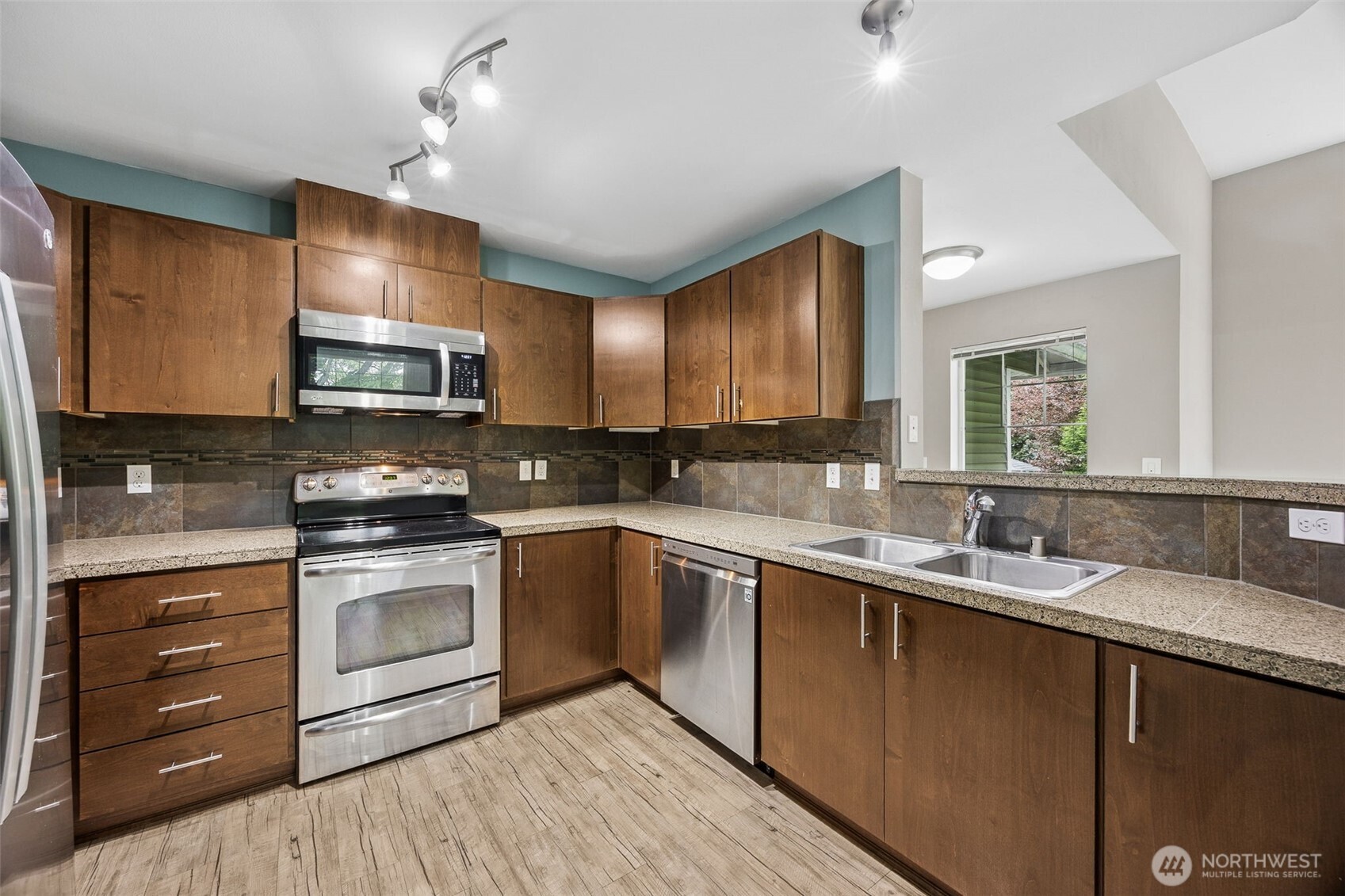 21048 40th Place S Seatac WA 98198