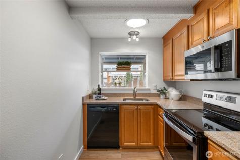5533 Bridgeport Way W University Place WA 98467