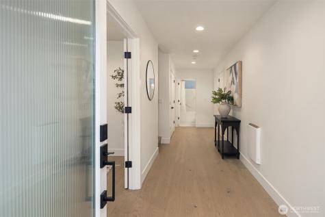4406 1st Avenue NE Seattle WA 98105