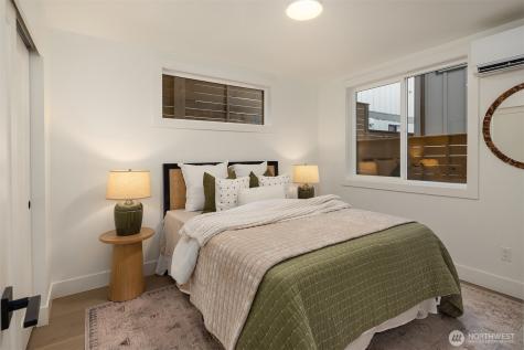 4406 1st Avenue NE Seattle WA 98105